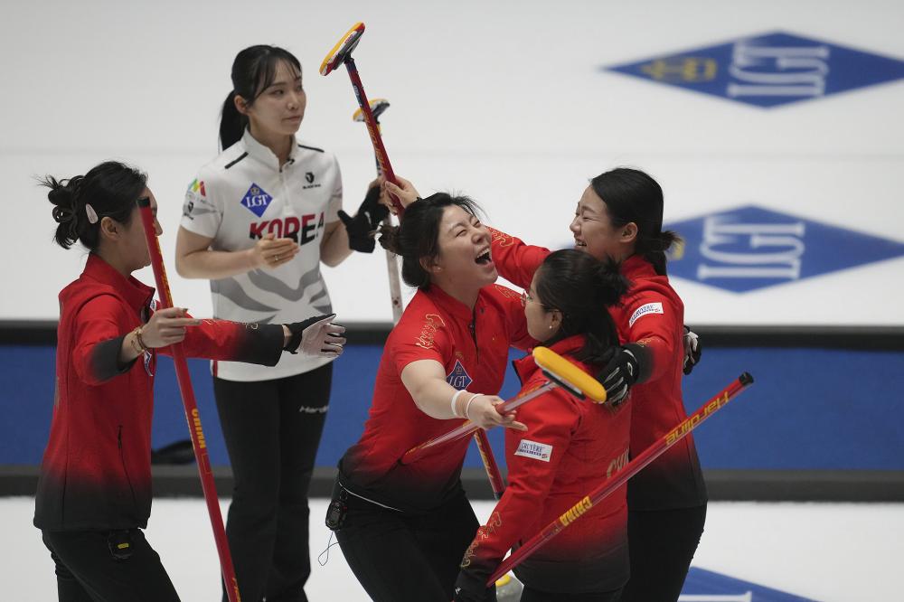 使得他在逼 使得他在逼